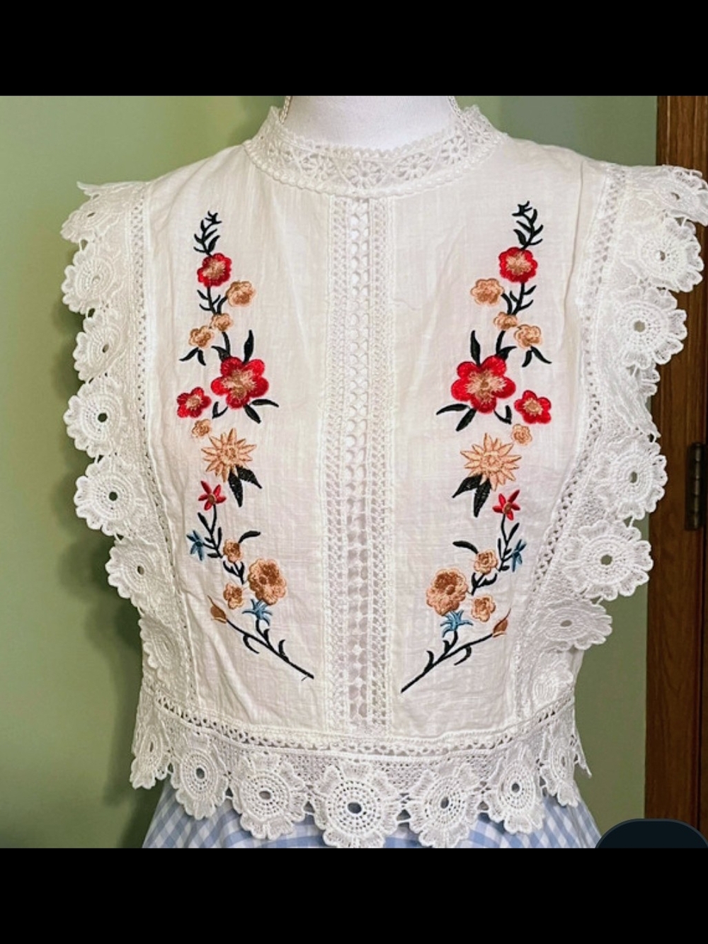 SHEIN White Embroidered Lace-Trim Crop Top with Red & Tan Flowers